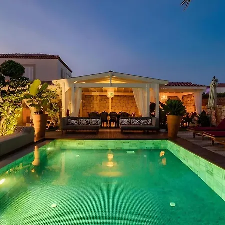 Oda ve Kahvaltı 777 Adults Only Alaçatı